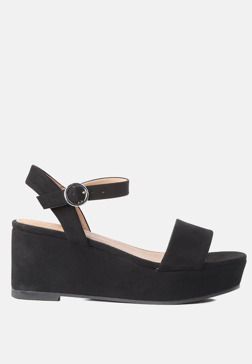 Women’s wedge sandals with ankle strap, lightweight and supportive summer shoes for travel, casual walks and feminine warm-weather outfits