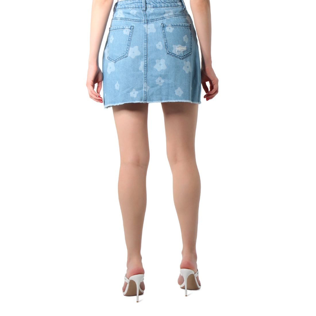 Minigonna in jeans strappati con stampa a fiori blu – Romantic and Edgy Floral Ripped Denim Mini Skirt for Unique Summer Looks