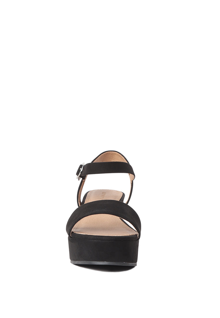 Women’s wedge sandals with ankle strap, lightweight and supportive summer shoes for travel, casual walks and feminine warm-weather outfits